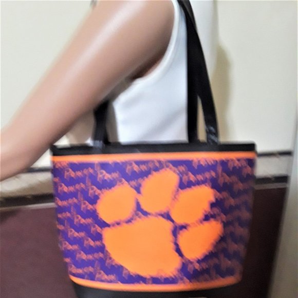 Clemson Tiger Power Shoulder Purse NWOT - Picture 2 of 5